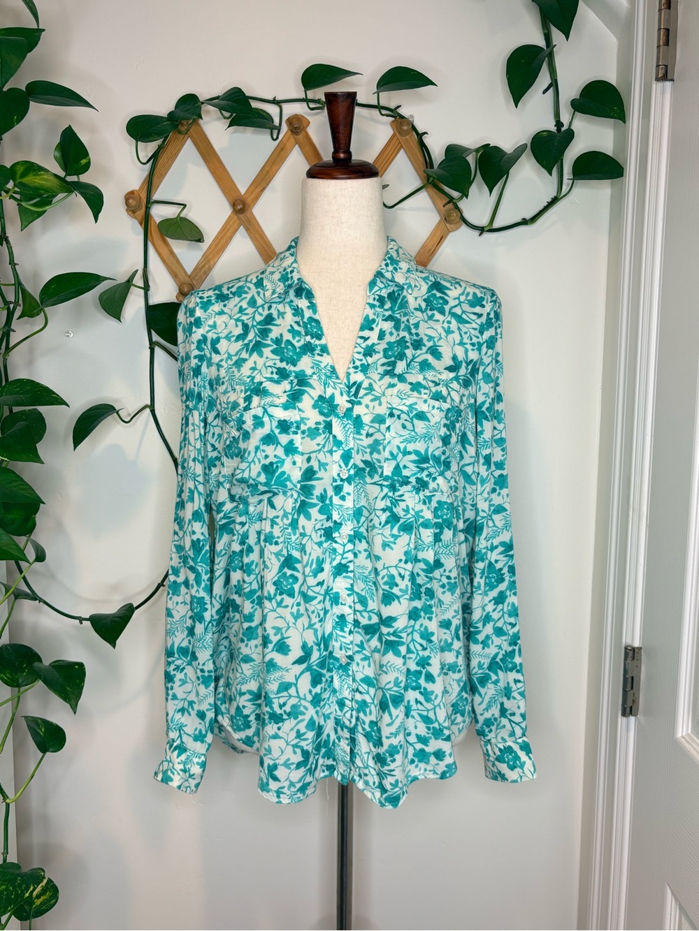 Anthropologie Maeve Islet Floral Turquoise Button Down
